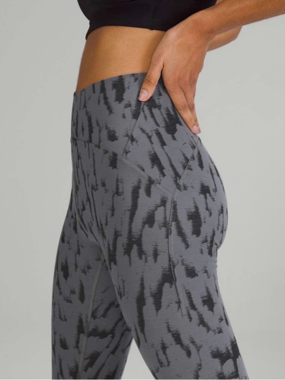 Lululemon InStill High-Rise Tight 25": Size 4
